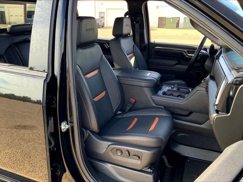 Used 2025 GMC Sierra 2500 AT4 w/ AT4 Premium Plus Package image 9