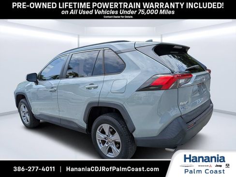 Used 2022 Toyota RAV4 XLE w/ Convenience Package FWD image 5