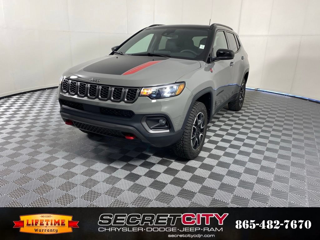New 2026 Jeep Compass Trailhawk w/ Sun, Sound & Navigation Group AWD/4WD image 3