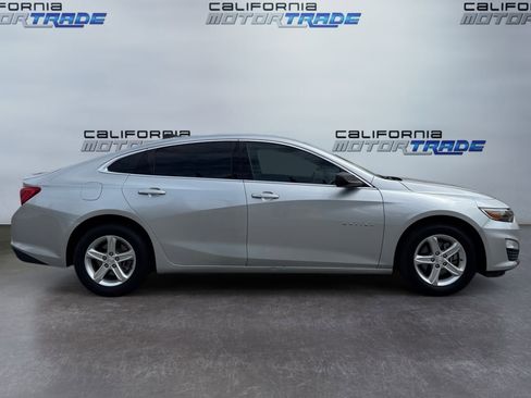 Used 2021 Chevrolet Malibu LS FWD image 4