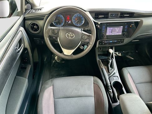 Used 2017 Toyota Corolla LE image 18