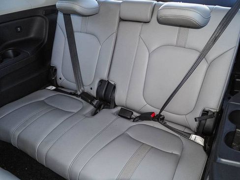 Used 2024 Honda Pilot Touring image 24