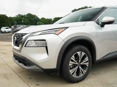 Used 2022 Nissan Rogue SV FWD image 17