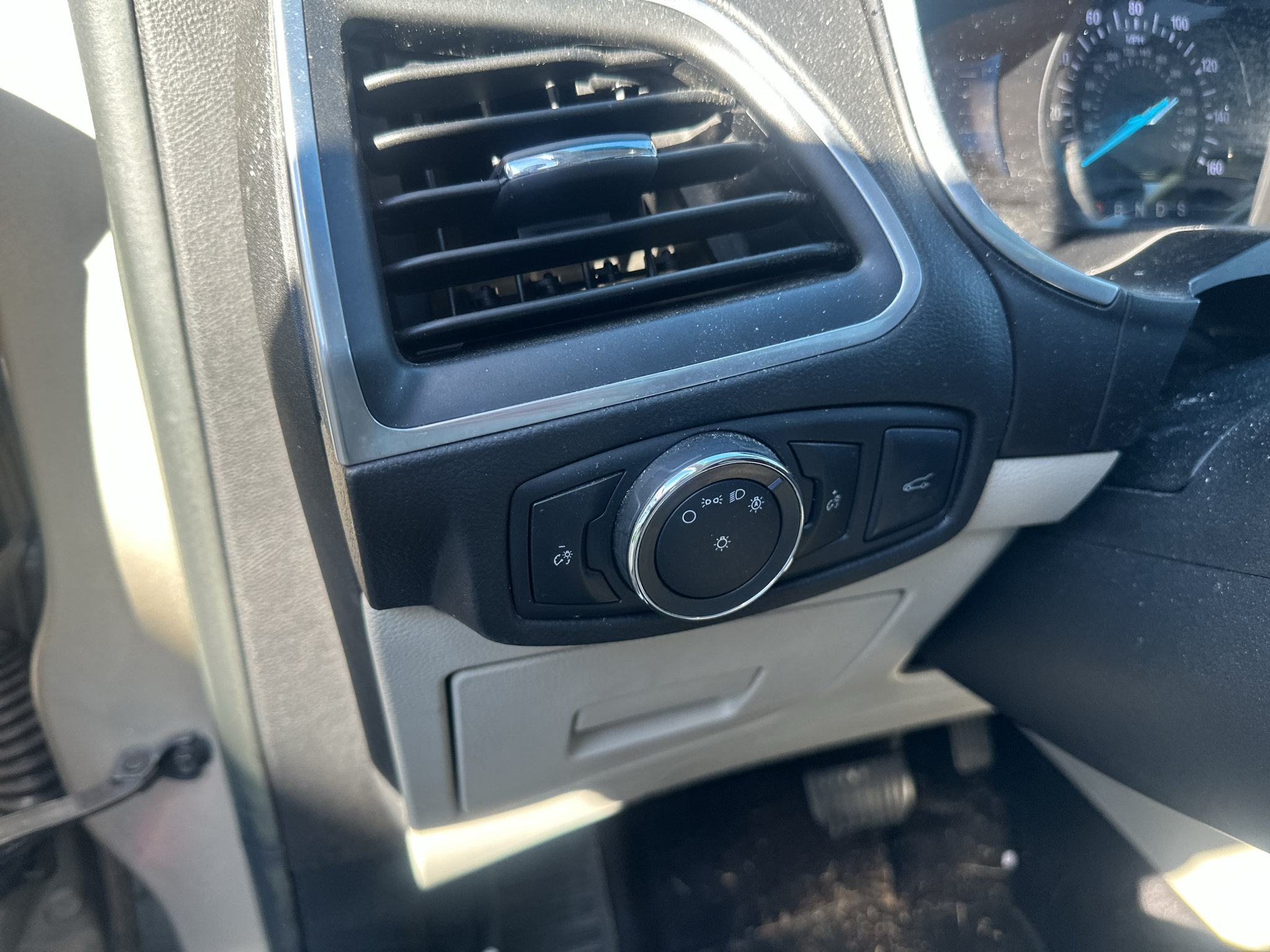 Used 2017 Ford Edge Titanium w/ Equipment Group 301A FWD image 21