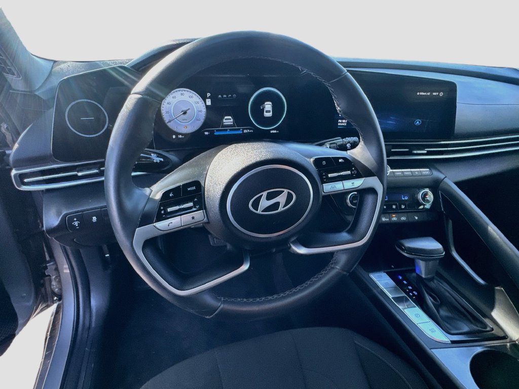 Used 2025 Hyundai Elantra SEL FWD image 11