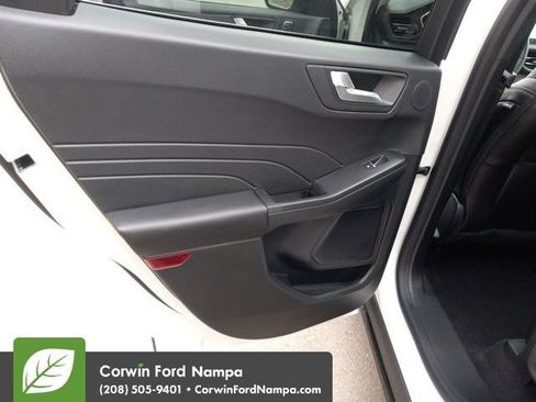 New 2025 Ford Escape SE w/ PHEV Premium Package FWD image 27