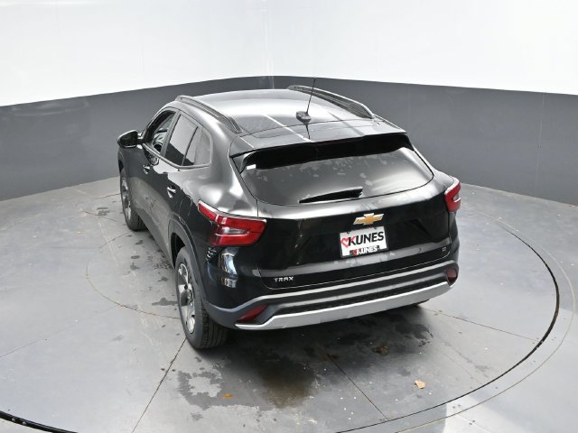 Used 2024 Chevrolet Trax LT FWD image 38