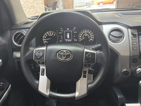 Used 2019 Toyota Tundra SR5 w/ SR5 Upgrade Package AWD/4WD image 18