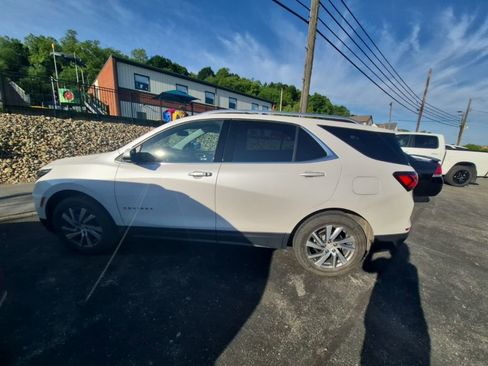 Used 2023 Chevrolet Equinox Premier AWD/4WD image 4