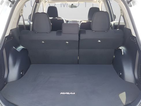 Used 2013 Toyota RAV4 XLE AWD/4WD image 24