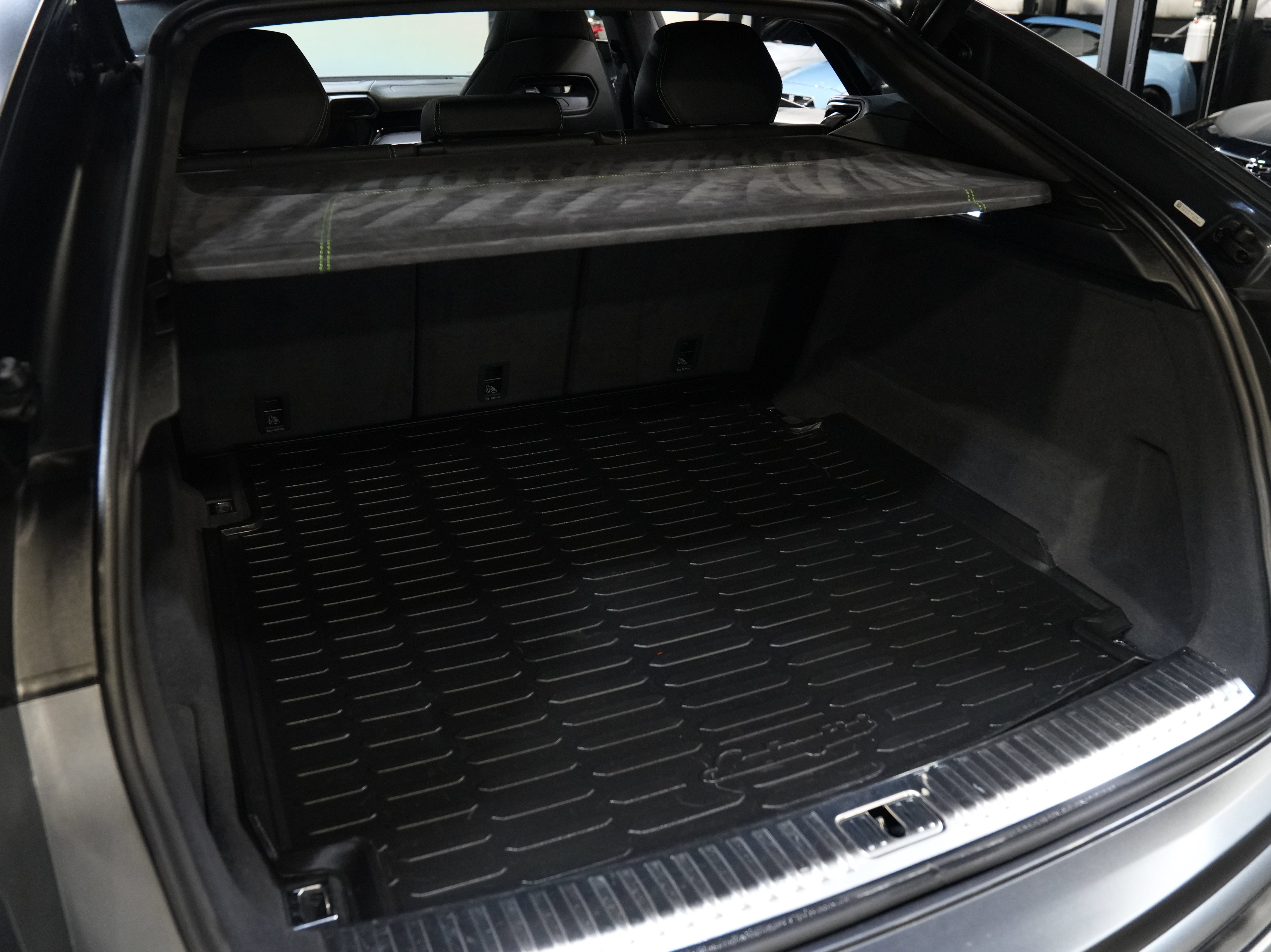 Used 2019 Lamborghini Urus AWD/4WD image 54