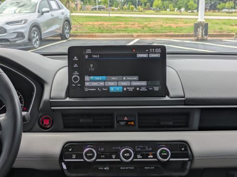 Certified 2025 Honda Pilot Touring image 26