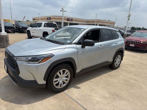 Certified 2025 Toyota Corolla Cross L FWD image 1
