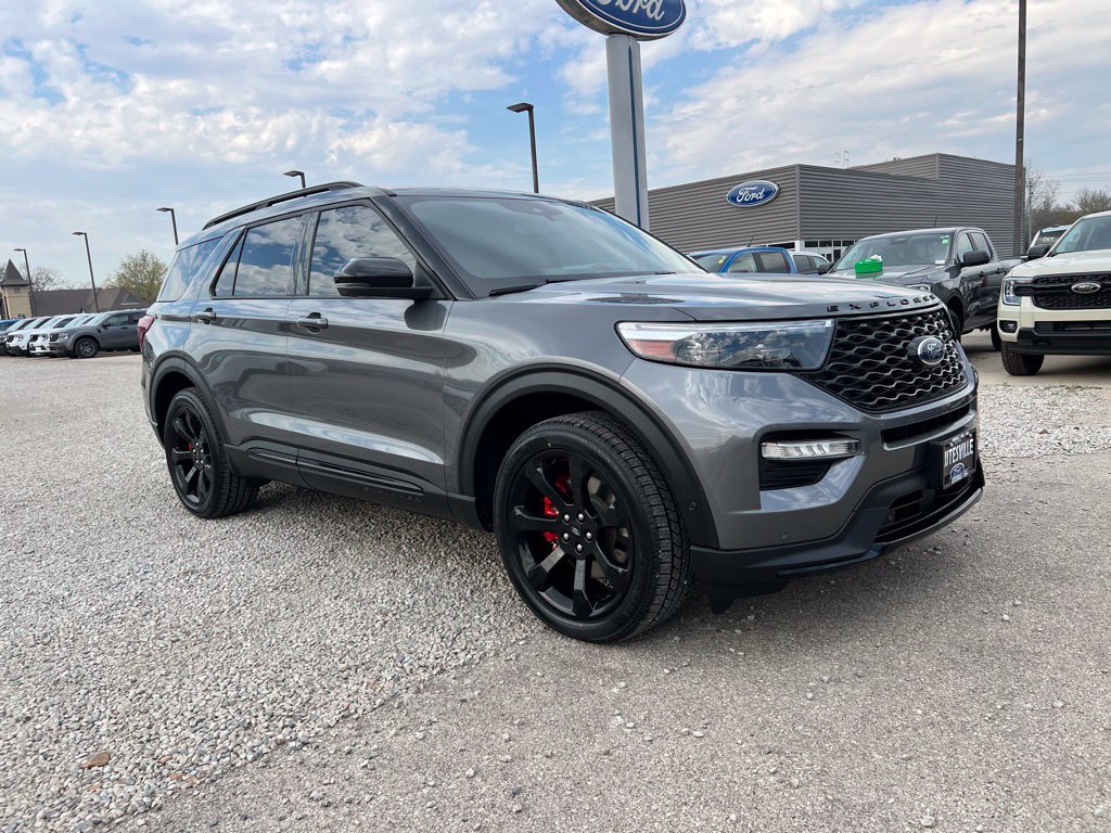 Used 2022 Ford Explorer ST w/ Equipment Group 401A AWD/4WD image 2
