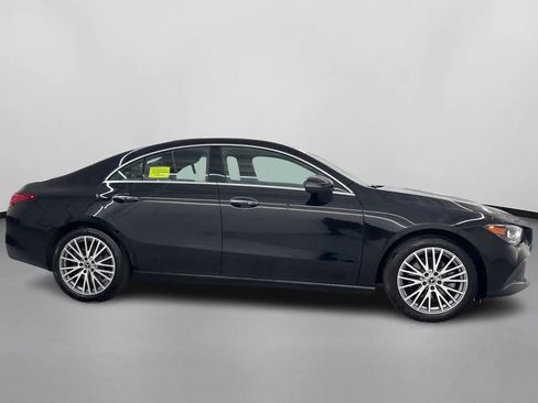 Used 2022 Mercedes-Benz CLA 250 4MATIC image 11