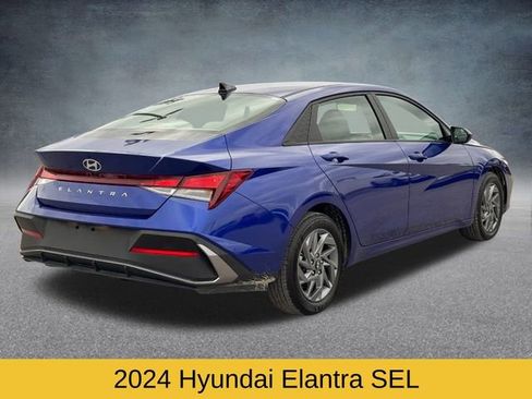 Used 2024 Hyundai Elantra SEL image 3