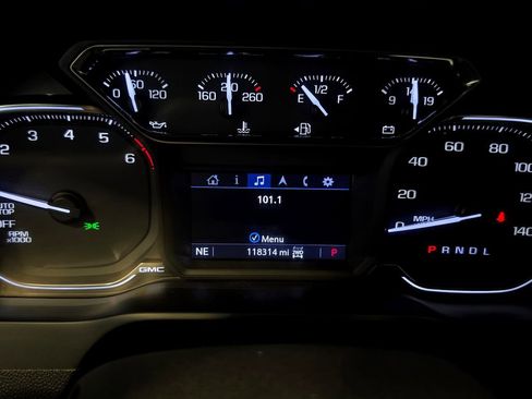 Used 2019 GMC Sierra 1500 SLT w/ SLT Premium Plus Package AWD/4WD image 39