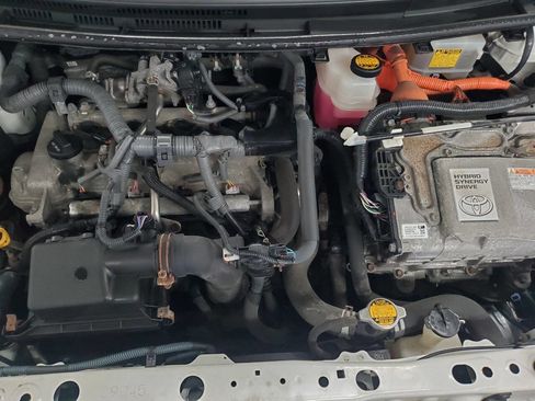 Used 2014 Toyota Prius C Three image 4