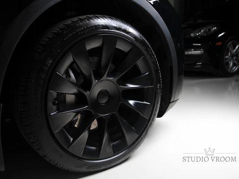 Used 2023 Tesla Model Y Long Range image 4