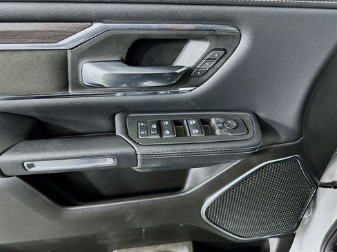 Used 2025 RAM 1500 Laramie image 15