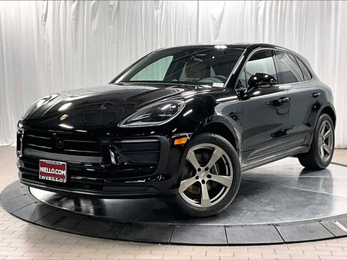Used 2024 Porsche Macan image 1