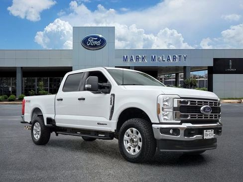Certified 2024 Ford F250 XLT w/ FX4 Off-Road Package AWD/4WD image 7