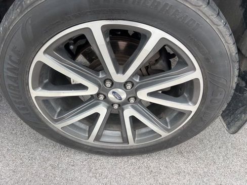 Used 2015 Ford Explorer XLT w/ Equipment Group 202B image 12