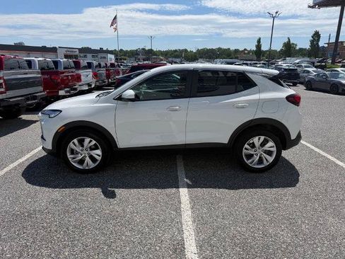 Used 2024 Buick Encore GX Preferred FWD image 5