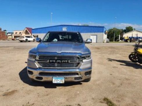 Used 2022 RAM 1500 Laramie AWD/4WD image 2