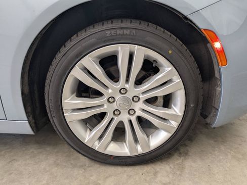 Used 2015 Chrysler 200 Limited w/ Convenience Group FWD image 41
