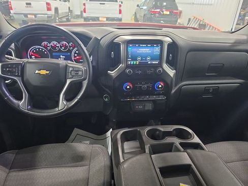 Used 2022 Chevrolet Silverado 1500 LT AWD/4WD image 9