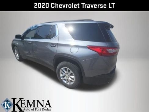 Used 2020 Chevrolet Traverse LT image 3