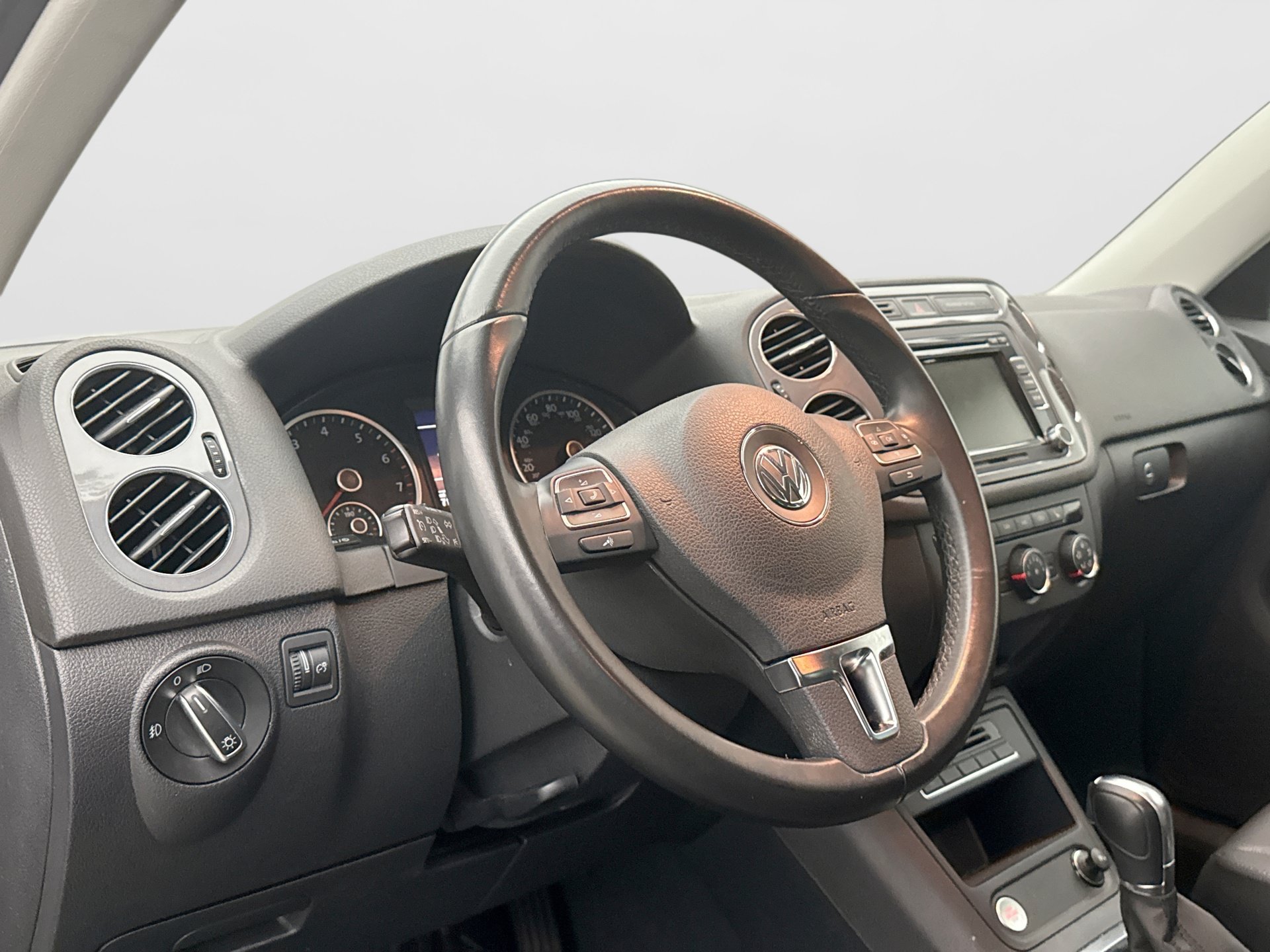 Used 2014 Volkswagen Tiguan S FWD image 7