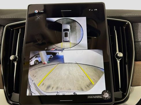 New 2026 Volvo XC90 B6 Plus w/ Protection Package Premier AWD/4WD image 14