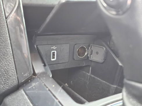 Used 2018 Ford Explorer XLT w/ Equipment Group 202A image 40