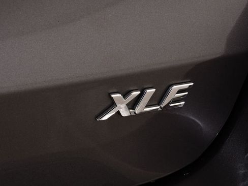 Used 2017 Toyota Sienna XLE Premium image 23