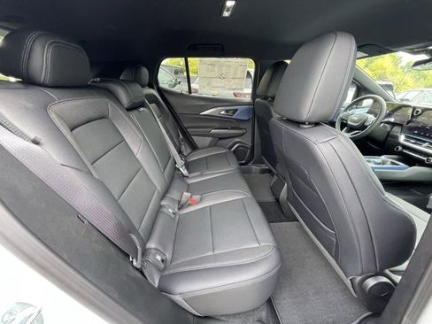 New 2026 Chevrolet Equinox EV LT image 30