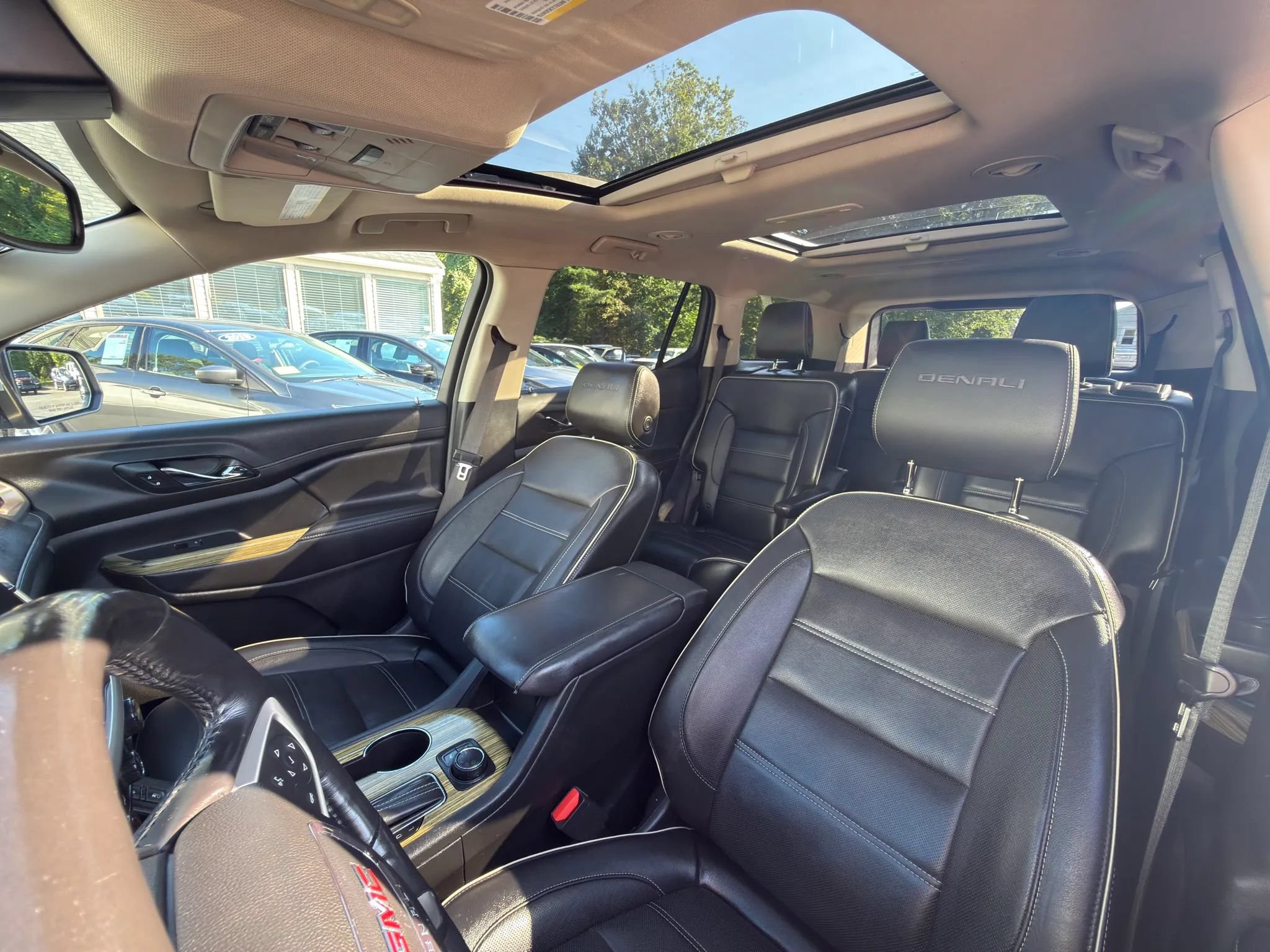 Used 2019 GMC Acadia Denali AWD/4WD image 25