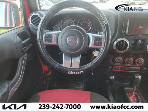 Used 2016 Jeep Wrangler Unlimited Rubicon AWD/4WD image 16