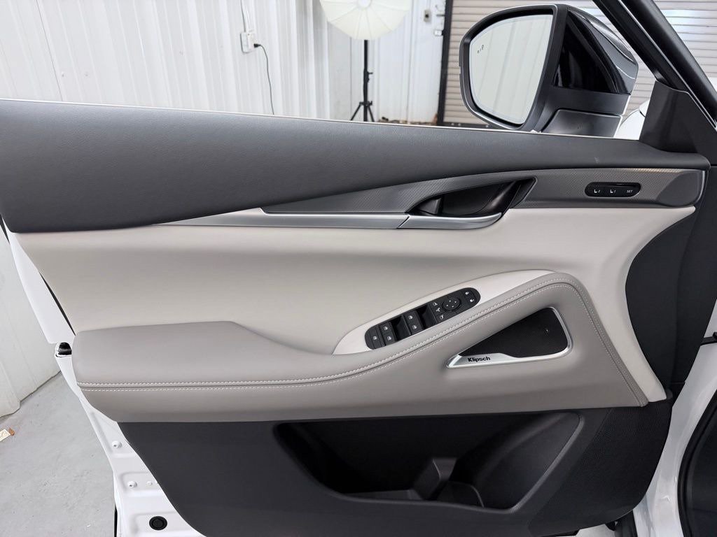 Certified 2027 INFINITI QX60 Luxe w/ Cargo Package FWD image 10