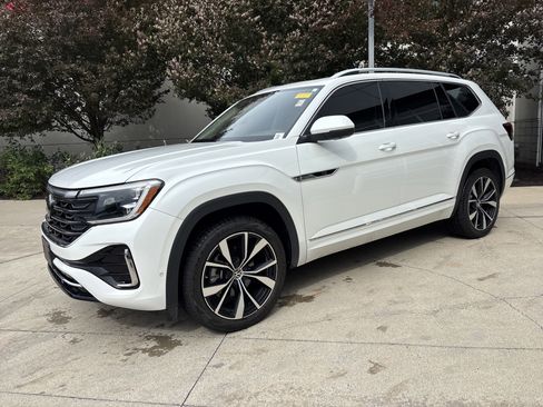 Used 2025 Volkswagen Atlas SEL Premium R-Line AWD/4WD image 3