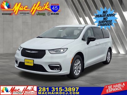 New 2025 Chrysler Pacifica Select