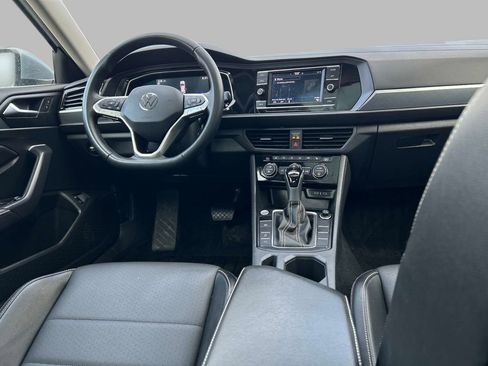 Used 2022 Volkswagen Jetta SE image 15