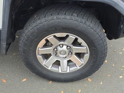 Used 2014 Toyota FJ Cruiser 4WD w/ Convenience Package image 9