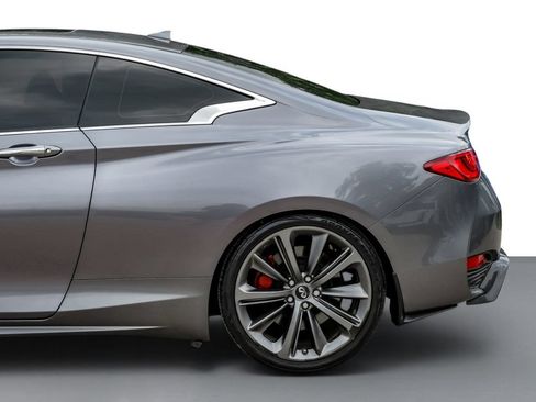 Used 2018 INFINITI Q60 Red Sport 400 w/ Sensory Package 3.0T Sport RWD image 11
