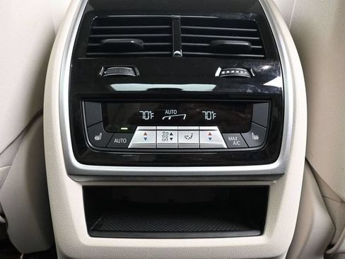 Used 2019 BMW X7 xDrive40i w/ Premium Package AWD/4WD image 30