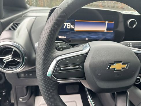 New 2026 Chevrolet Equinox EV LT image 17