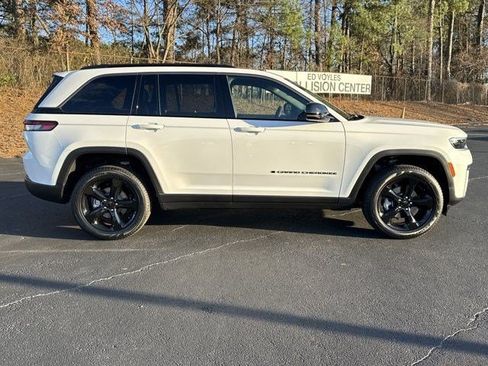 Used 2026 Jeep Grand Cherokee Limited w/ Limited Altitude Package RWD image 7