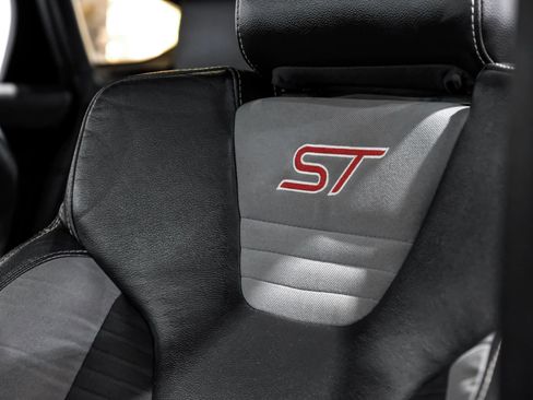 Used 2015 Ford Focus ST w/ Equipment Group 401A image 39