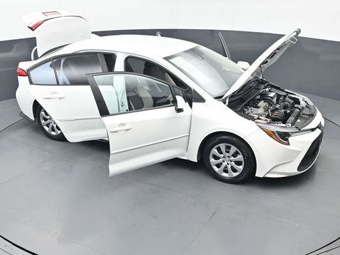 Certified 2022 Toyota Corolla LE image 47